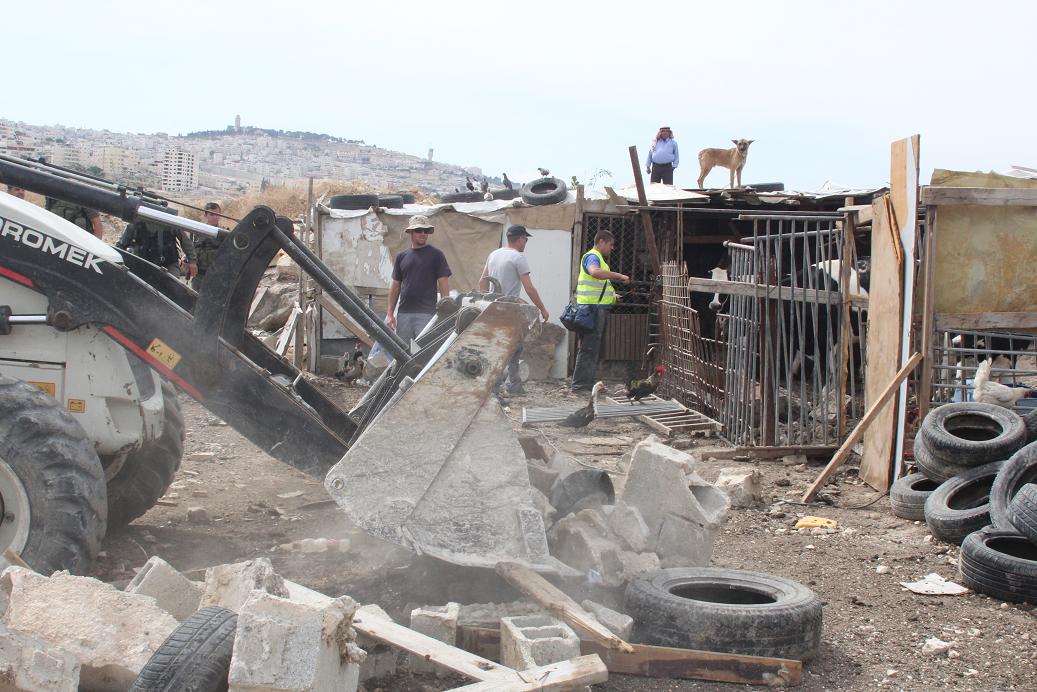 Demolitions at Al Azaria and Jabal a-Baba, May 19, 2014. Photo by Rami Allaria.